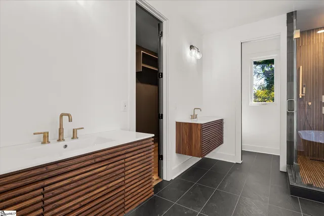 $799,999 | 18 Doe Street, Greenville, SC 29611