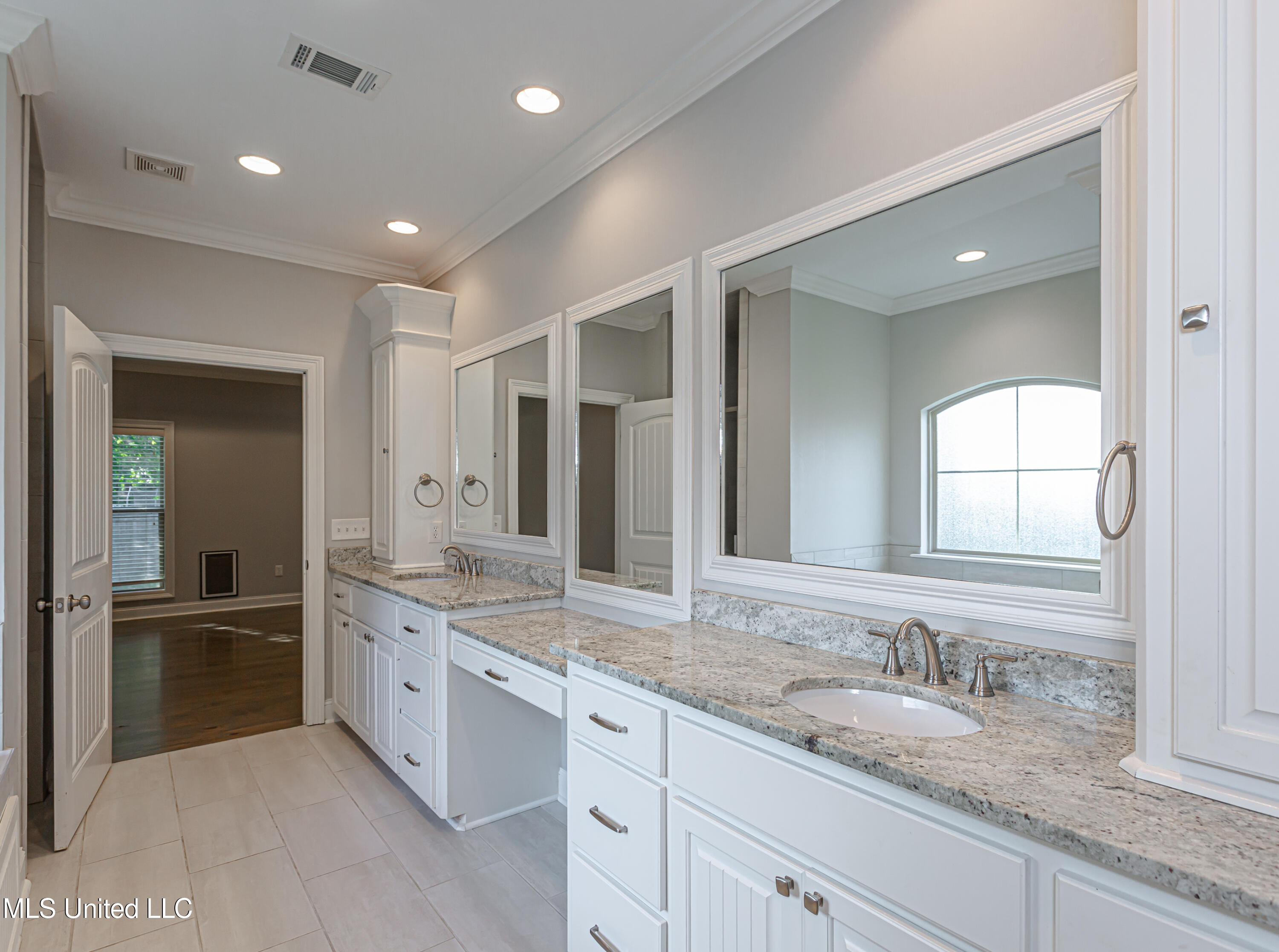 49 Waterstone Way Clinton, MS 39056 - Photo 40 of 43 V63A6420