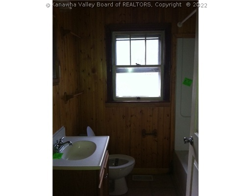 11 Conner Road Nitro, WV 25143 - Photo 4 of 4 Main Level Bathroom.