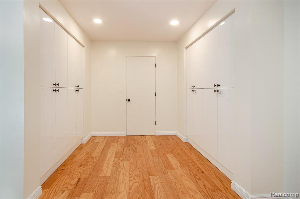 1609 North Kilburn Road Rochester Hills, MI 48306 - Photo 22 of 47 Gallery Image 22