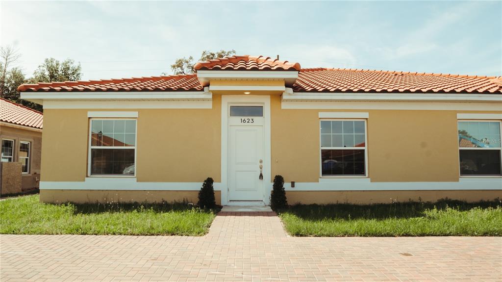 1736 Pacific Road Kissimmee, FL 34759 - Photo 1 of 29 Gallery Image 1