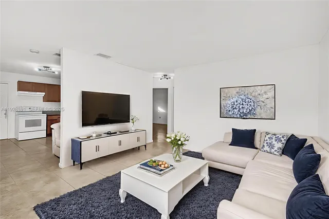 $2,099 | 2907 Northwest 103rd Street, Unit 1, Miami, FL 33147