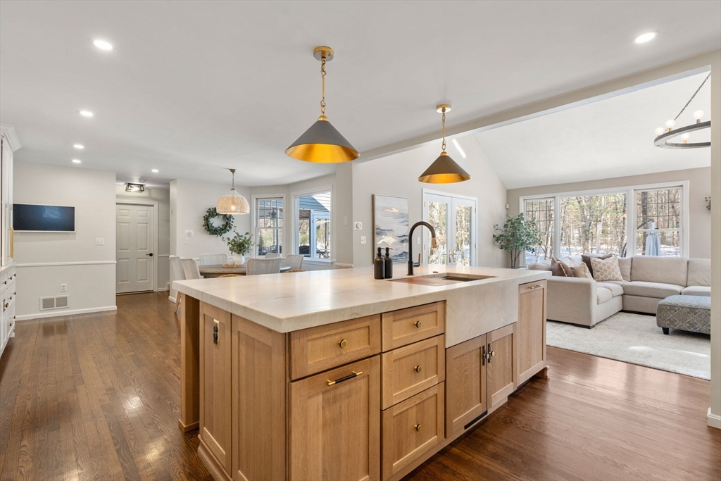 17 Boyden Road Medfield, MA 02052 - Photo 5 of 36