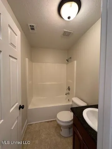 $1,375 | 269 Graham Avenue, Biloxi, MS 39530