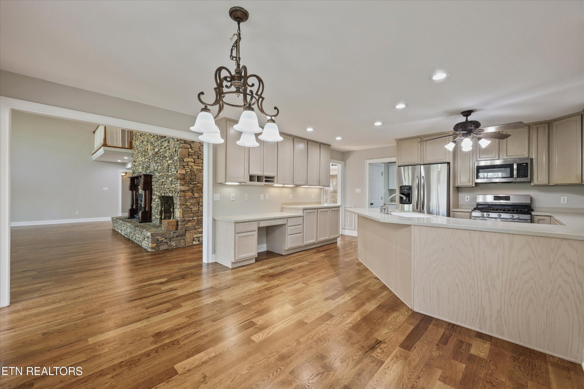 865 Stonegate Way Townsend, TN 37882 - Photo 20 of 60 a view of a kitchen with microwave and cabinets