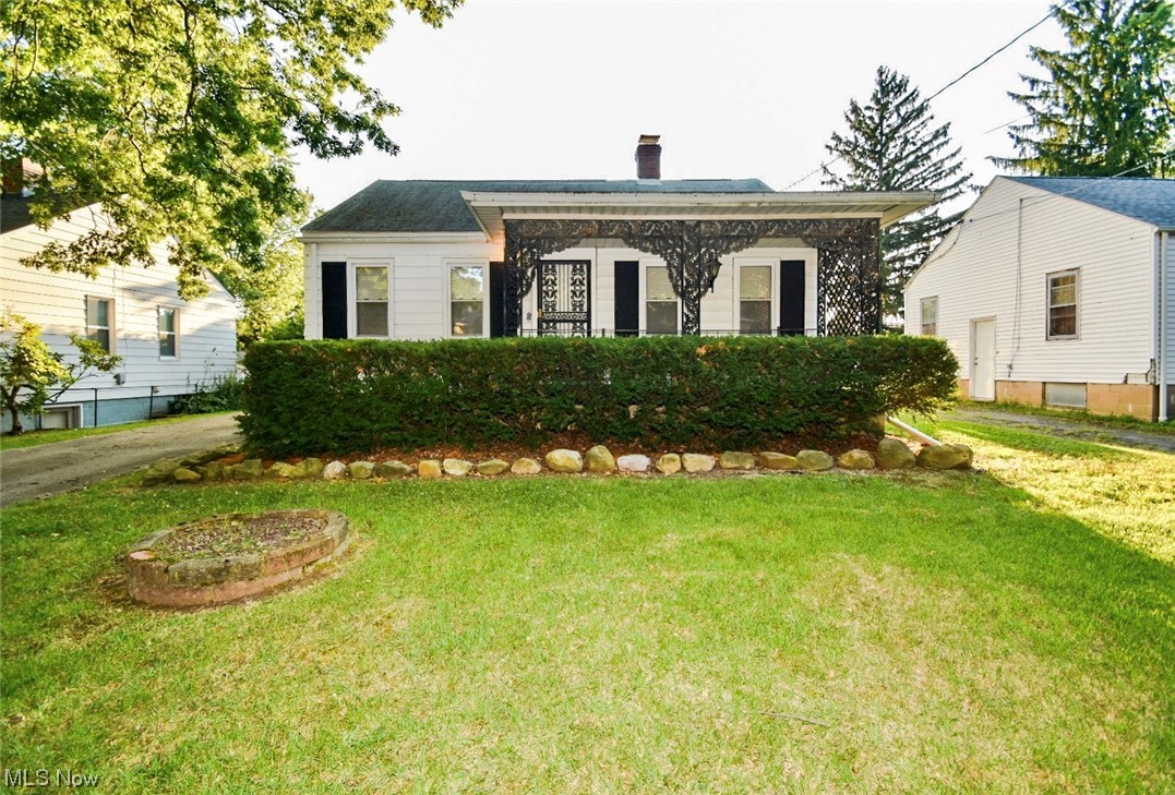 808 Kickapoo Avenue Akron, OH 44305 - Photo 1 of 14
