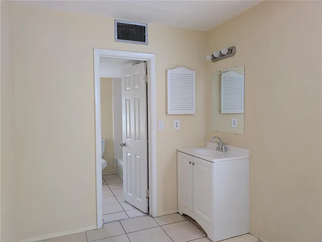 $1,300 | 1118 15th Street West, Bradenton, FL 34205