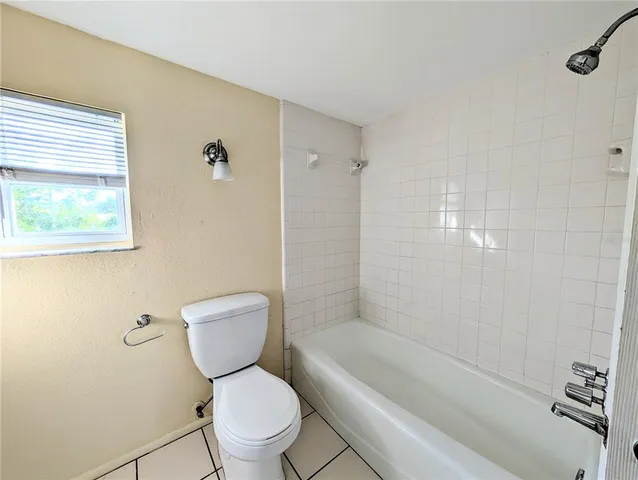 $1,300 | 1118 15th Street West, Bradenton, FL 34205