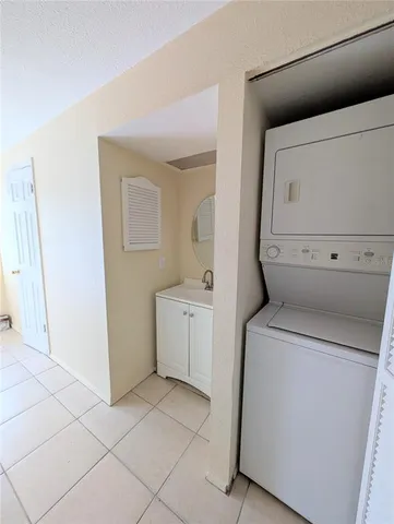 $1,300 | 1118 15th Street West, Bradenton, FL 34205