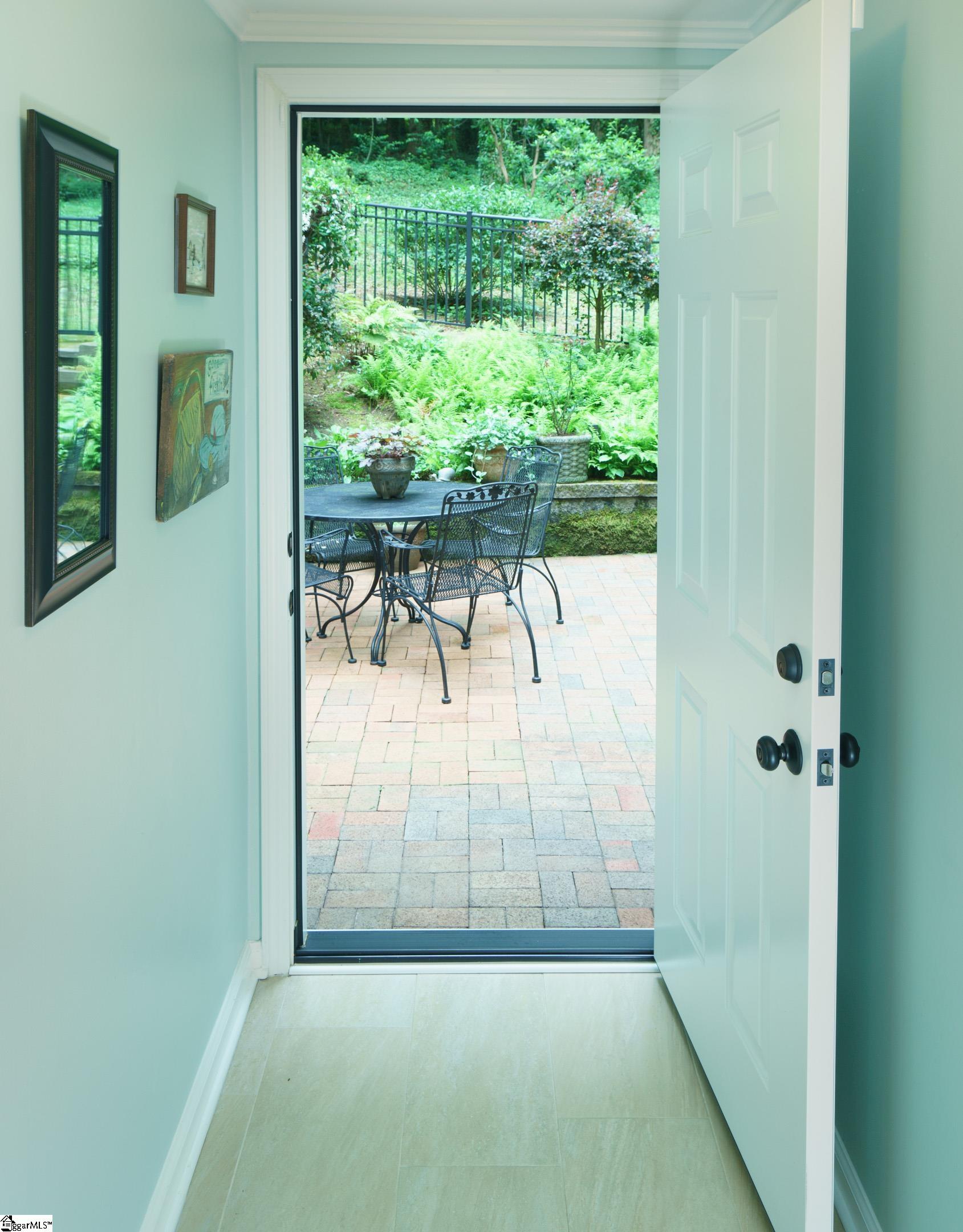 421 Henderson Road Greenville, SC 29607 - Photo 15 of 36