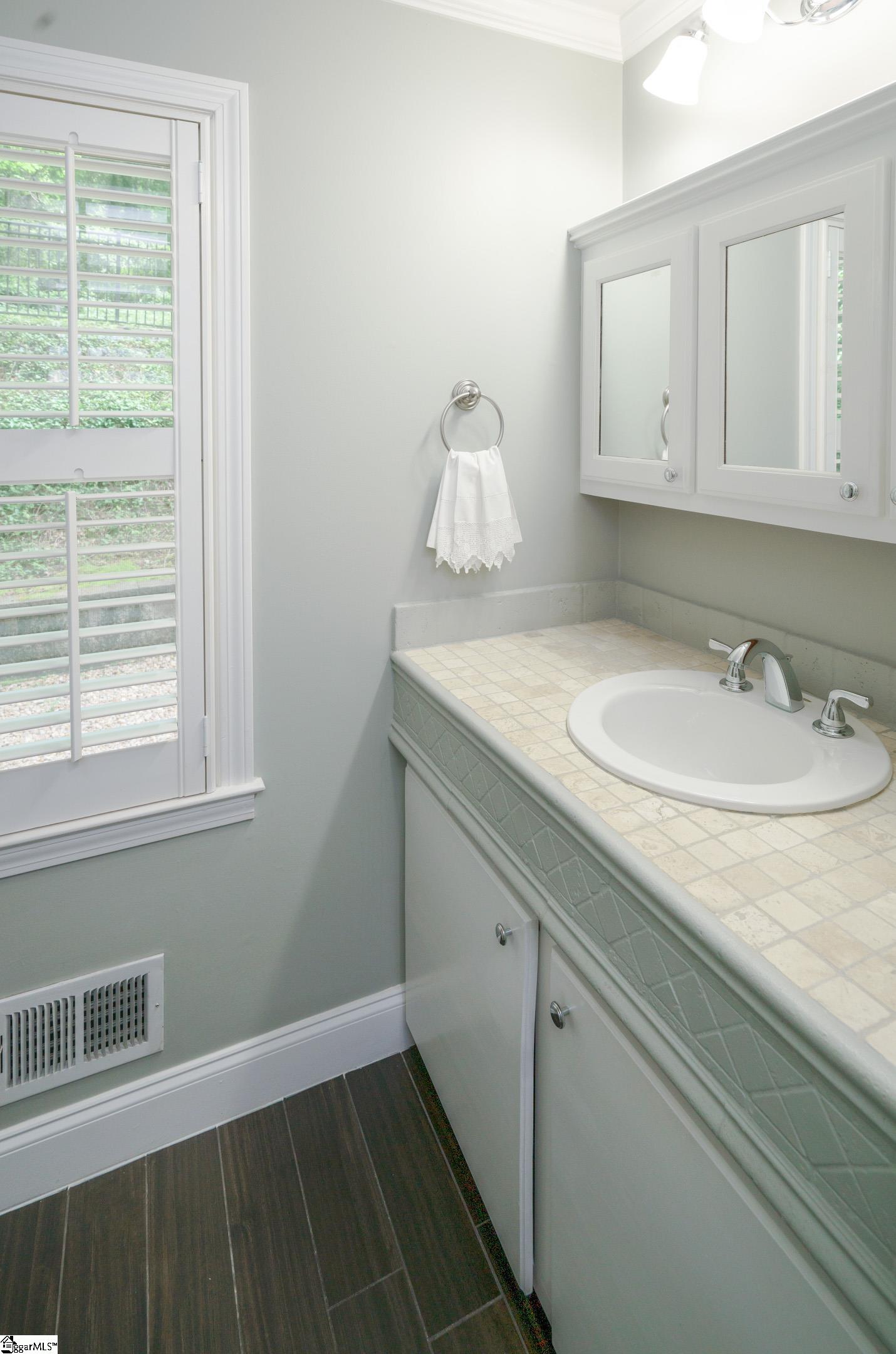 421 Henderson Road Greenville, SC 29607 - Photo 21 of 36