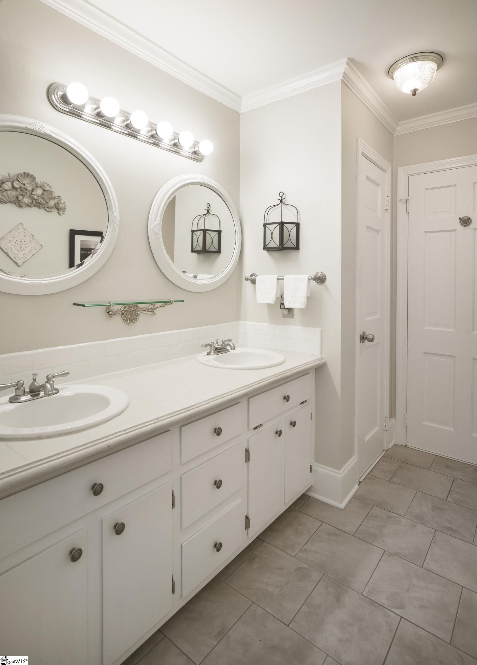 421 Henderson Road Greenville, SC 29607 - Photo 24 of 36