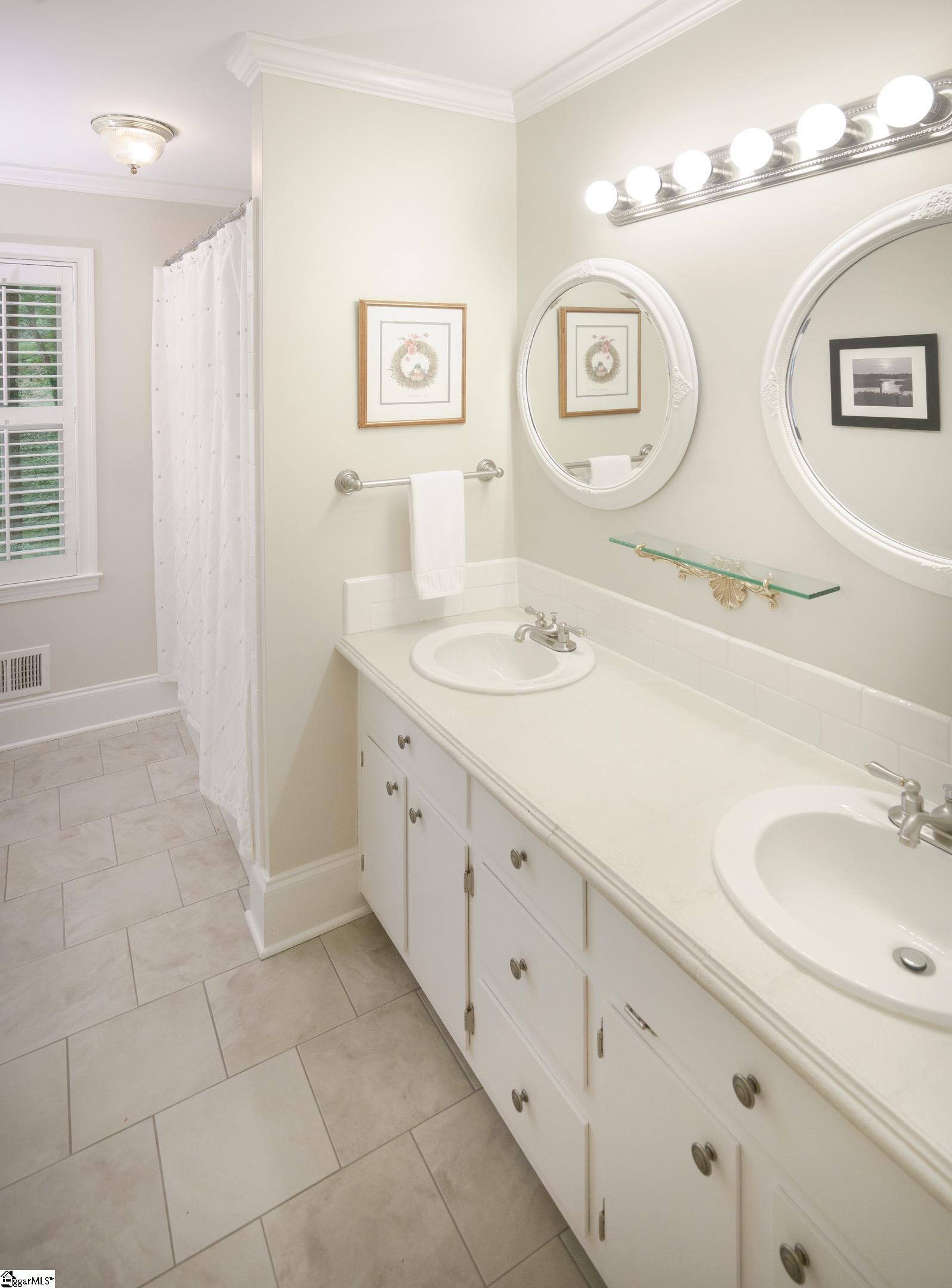 421 Henderson Road Greenville, SC 29607 - Photo 25 of 36