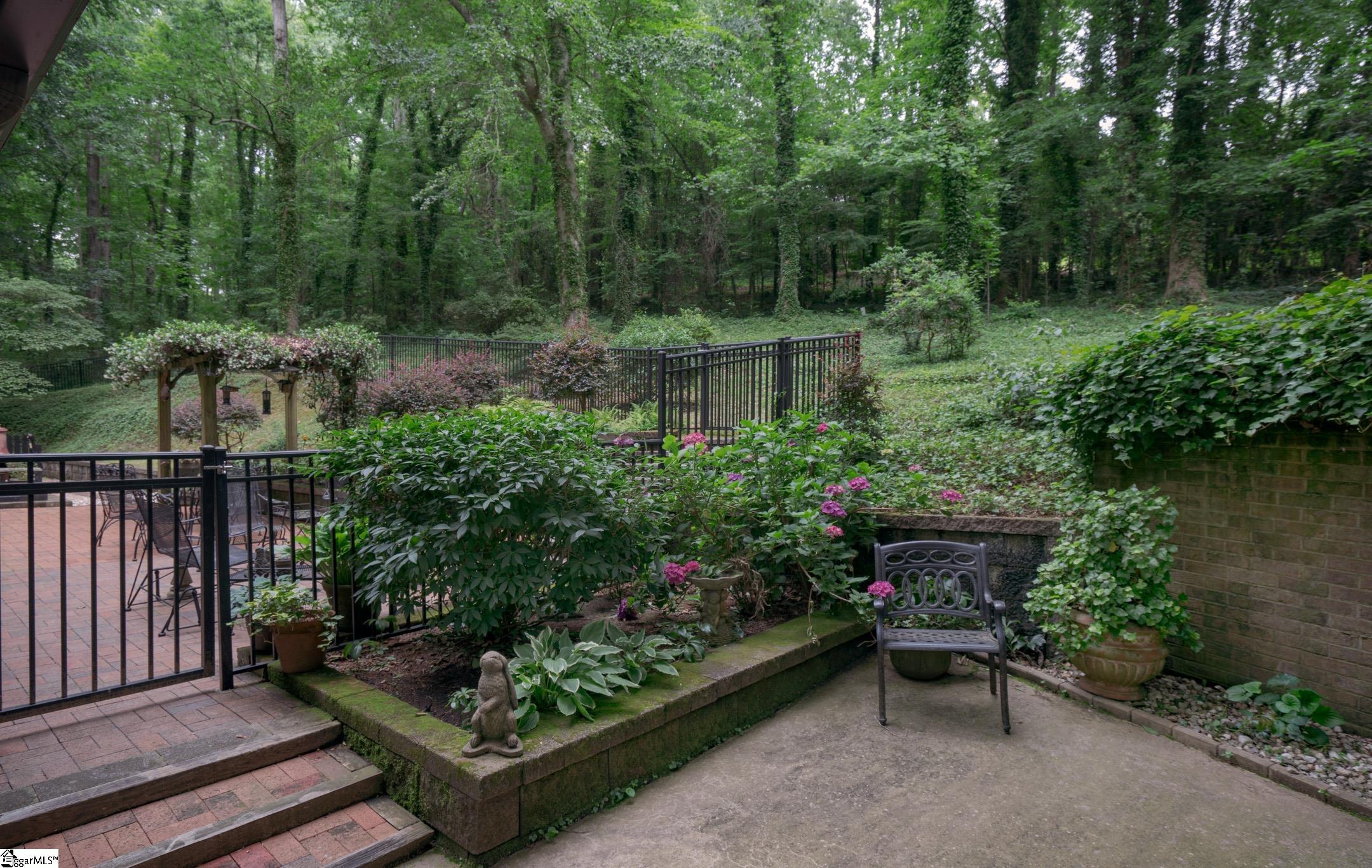 421 Henderson Road Greenville, SC 29607 - Photo 29 of 36