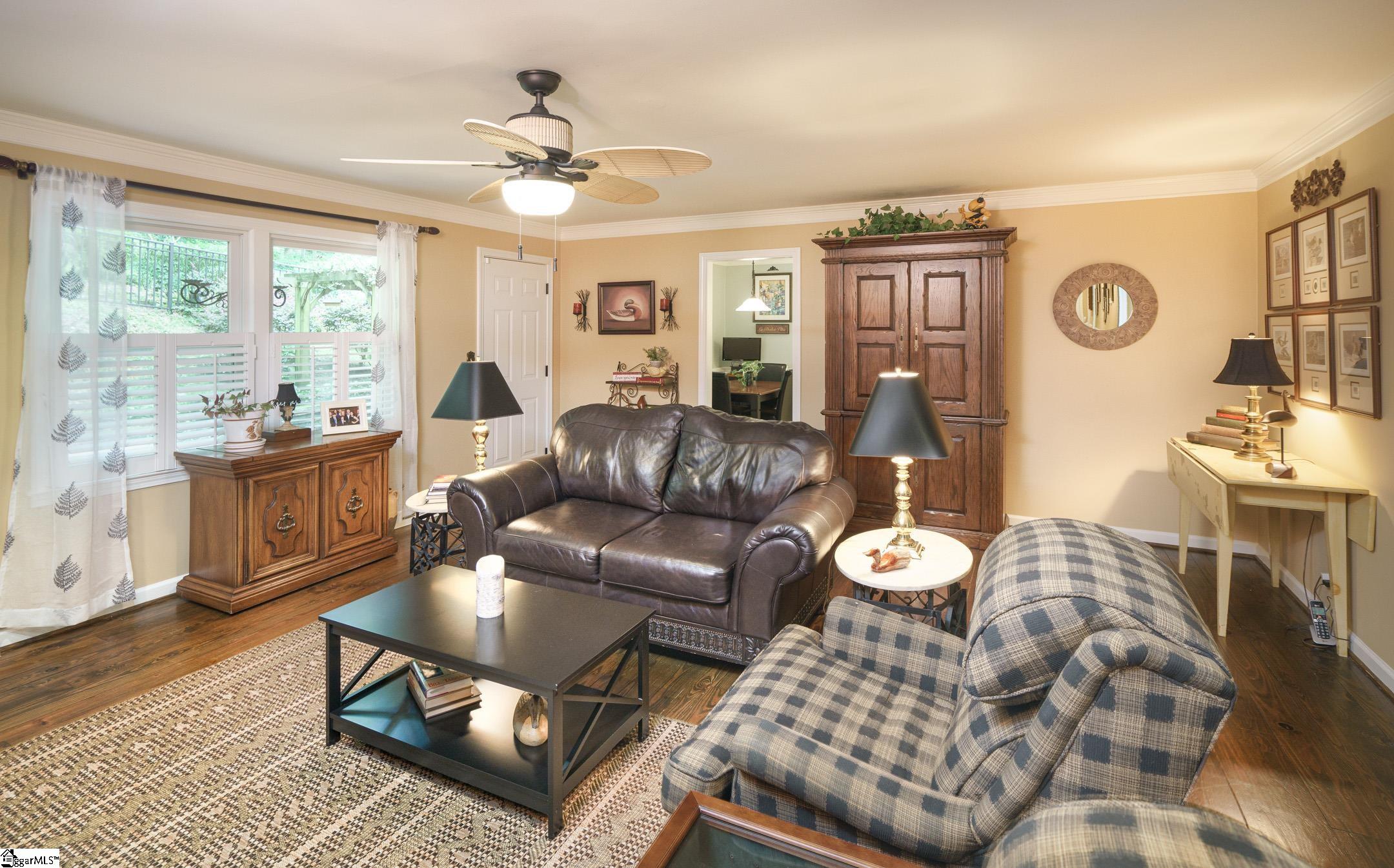 421 Henderson Road Greenville, SC 29607 - Photo 8 of 36