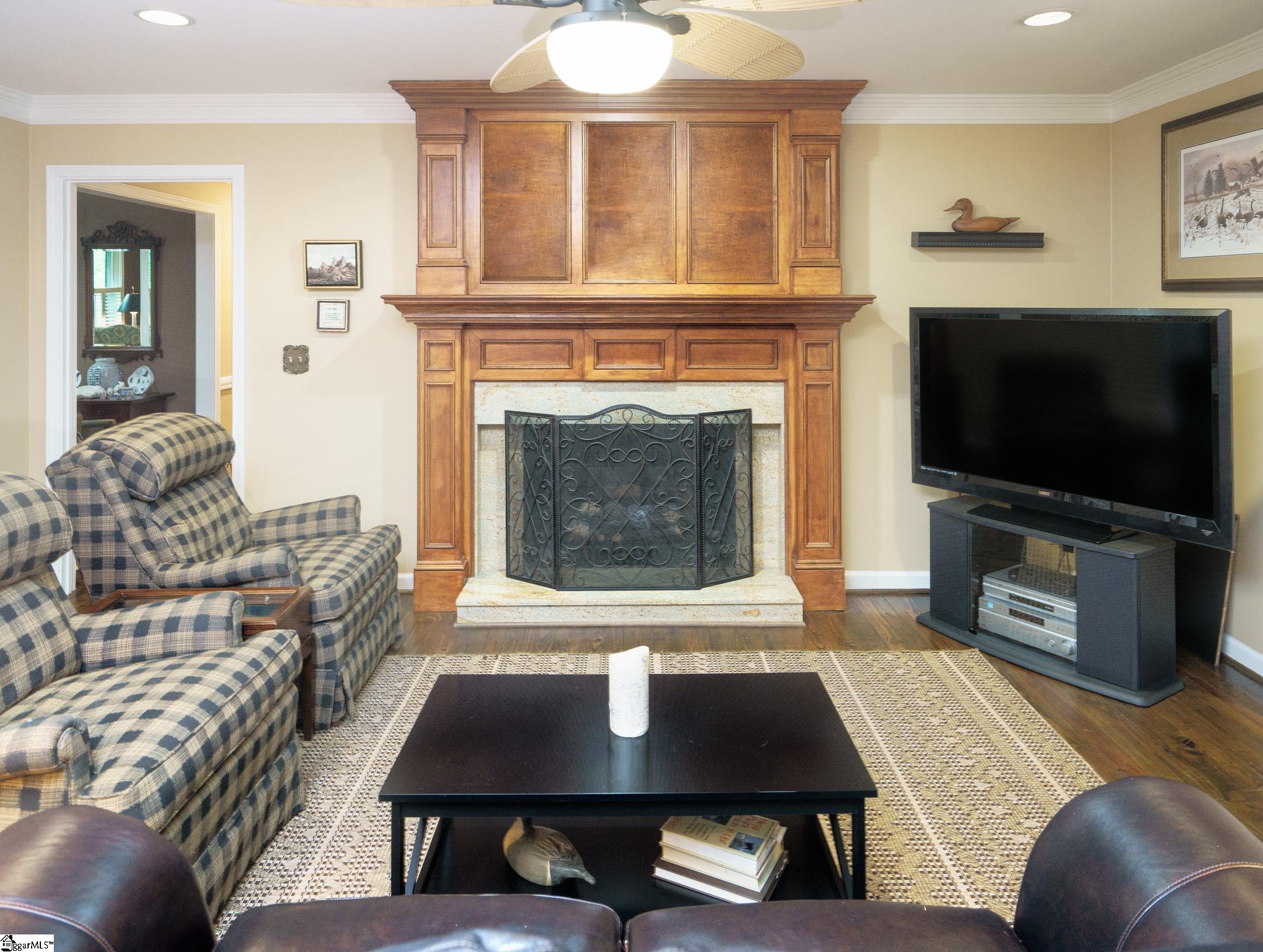 421 Henderson Road Greenville, SC 29607 - Photo 9 of 36