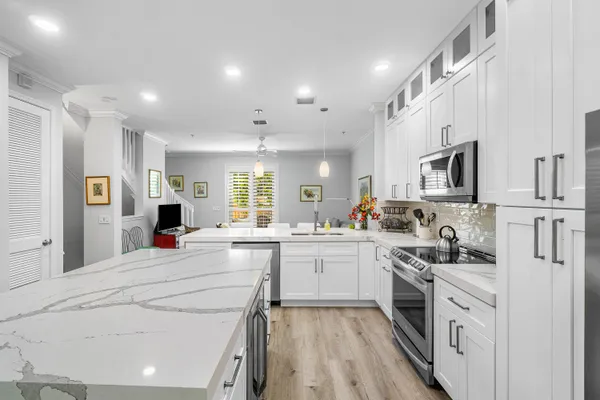 $6,000 | 65 Southeast 5th Avenue, Unit B, Delray Beach, FL 33483