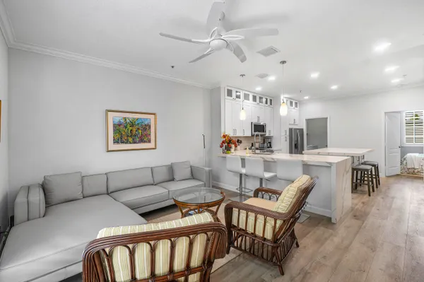 $6,000 | 65 Southeast 5th Avenue, Unit B, Delray Beach, FL 33483