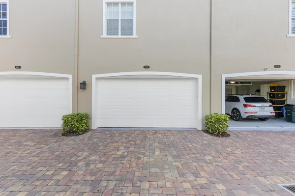 $6,000 | 65 Southeast 5th Avenue, Unit B, Delray Beach, FL 33483