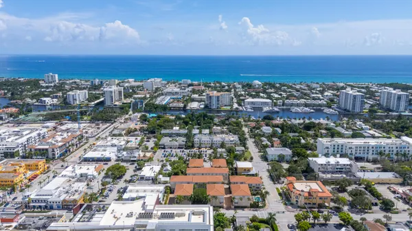 $6,000 | 65 Southeast 5th Avenue, Unit B, Delray Beach, FL 33483
