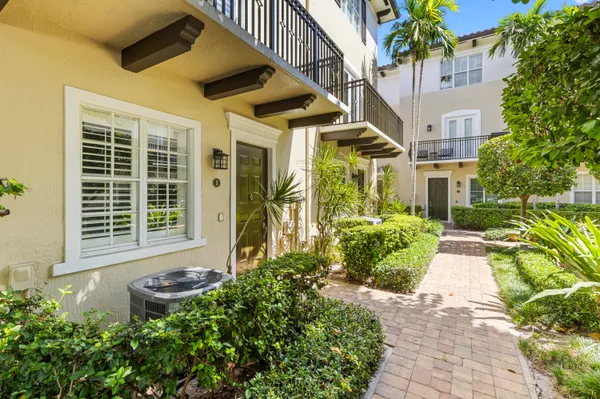 $6,000 | 65 Southeast 5th Avenue, Unit B, Delray Beach, FL 33483