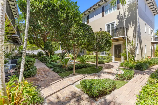 $6,000 | 65 Southeast 5th Avenue, Unit B, Delray Beach, FL 33483