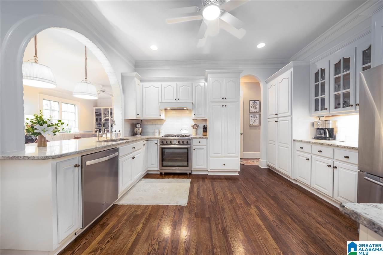 237 La Prado Place Birmingham, AL 35209 - Photo 10 of 39