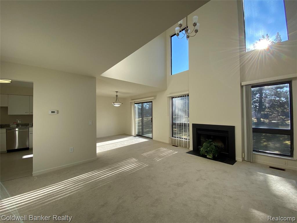 697 Charing Court Rochester Hills, MI 48307 - Photo 7 of 14