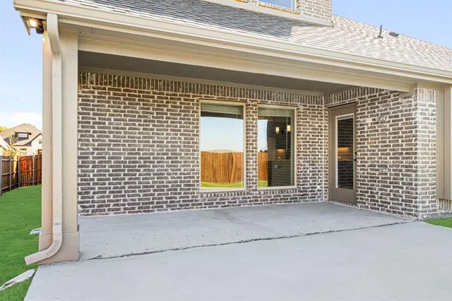 $555,000 | 1209 Deacon Drive, Midlothian, TX 76065