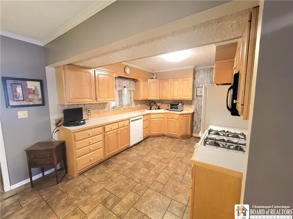 $225,000 | 28 Laurie Lane, Jamestown, NY 14701