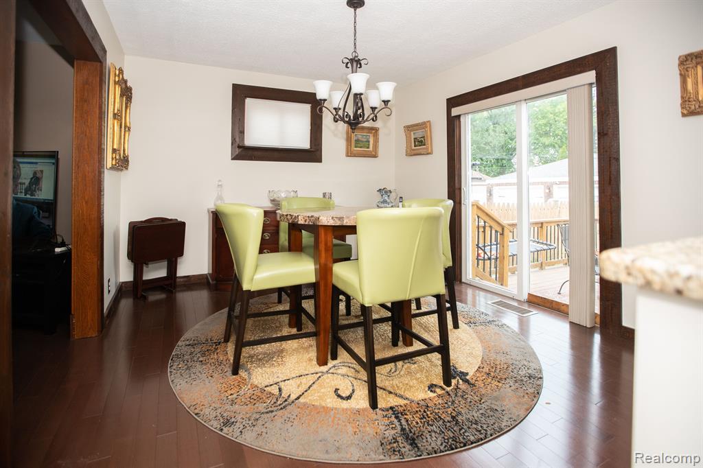 8385 Harding Center Line, MI 48015 - Photo 6 of 17