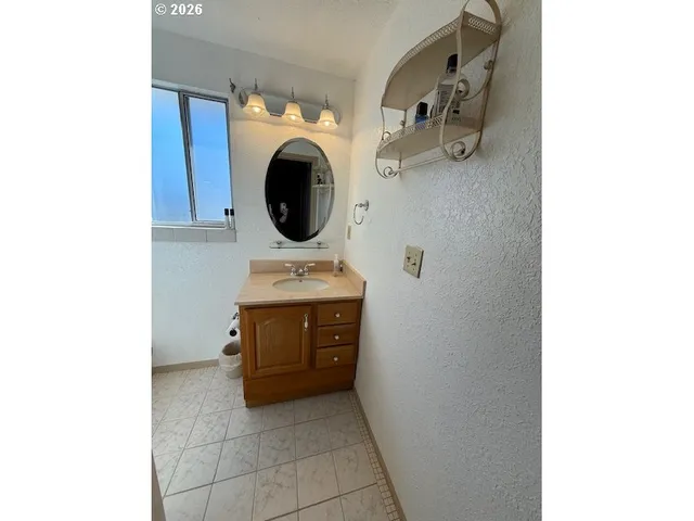 $340,000 | 111 Southeast Cerrito Court, Myrtle Creek, OR 97457