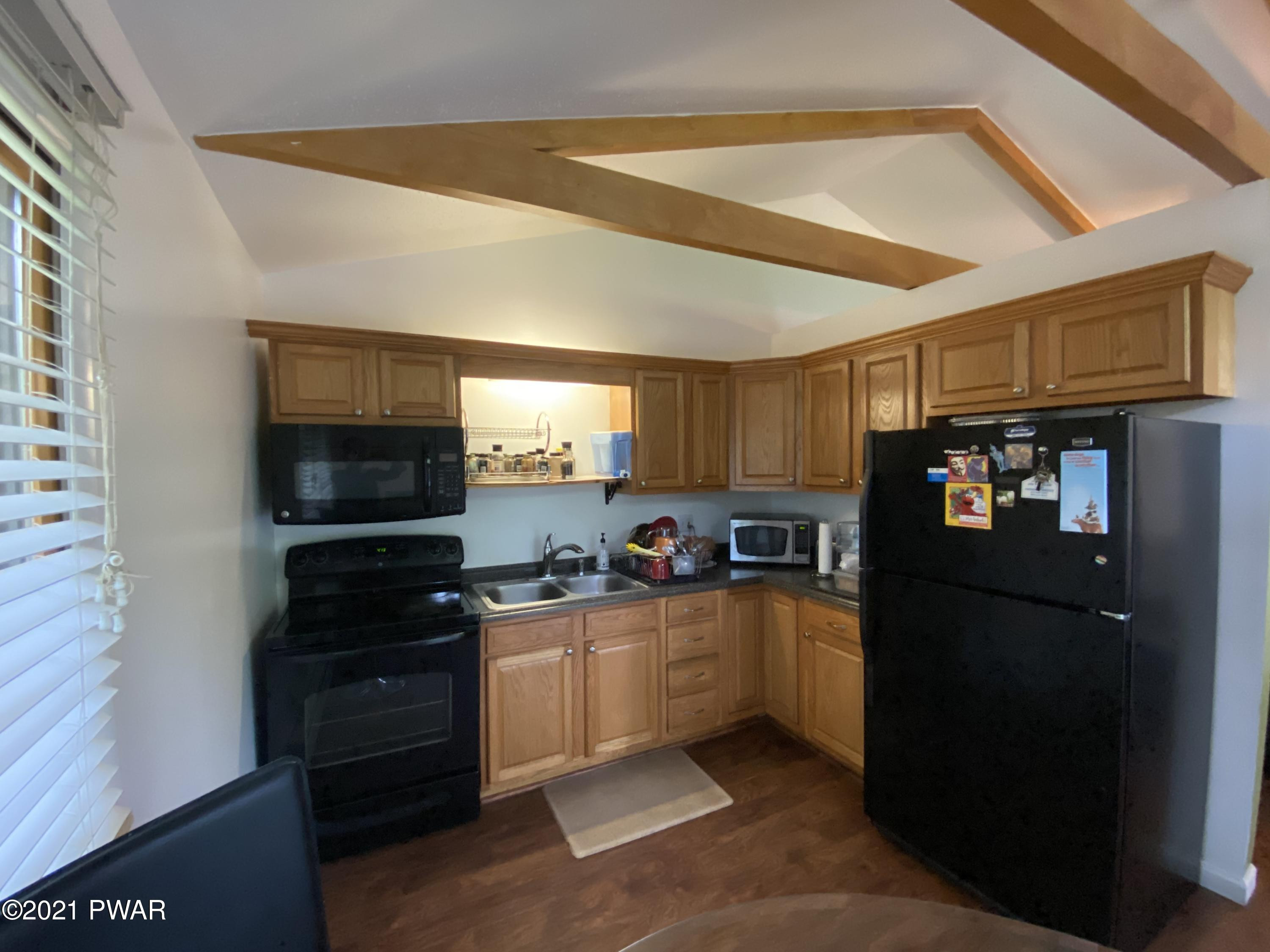 118 Ridge Drive Milford, PA 18337 - Photo 4 of 20