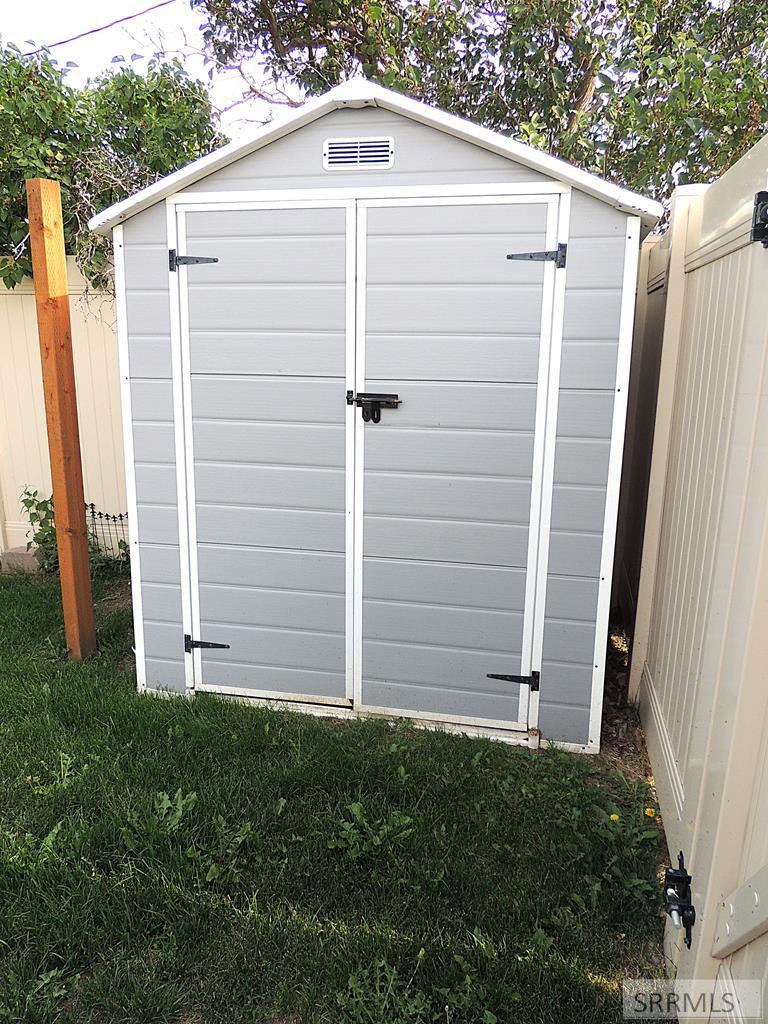 329 North Bridge Street St. Anthony, ID 83445 - Photo 15 of 16 Newer lawn storage shed