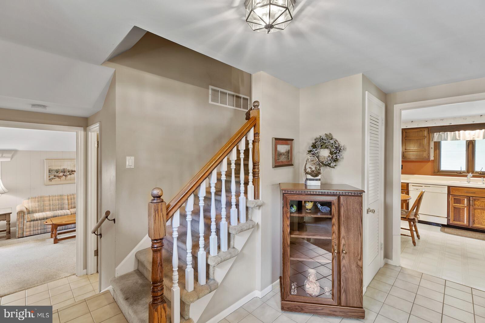 117 Pine Valley Road Cherry Hill, NJ 08034 - Photo 4 of 25