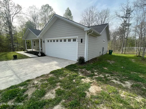 $395,000 | 359 Youngs Ford Road, Jamestown, TN 38556