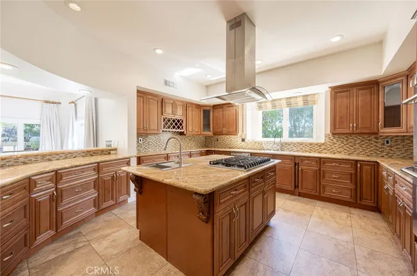 $8,900 | 3331 Oakmont View Drive, Glendale, CA 91208