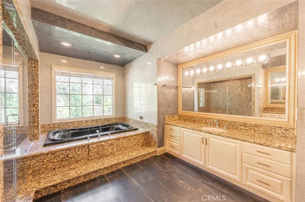 $8,900 | 3331 Oakmont View Drive, Glendale, CA 91208