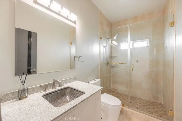 $8,900 | 3331 Oakmont View Drive, Glendale, CA 91208