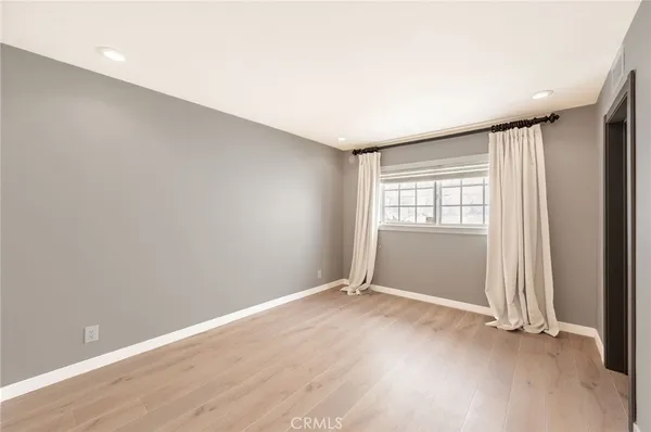 $8,900 | 3331 Oakmont View Drive, Glendale, CA 91208