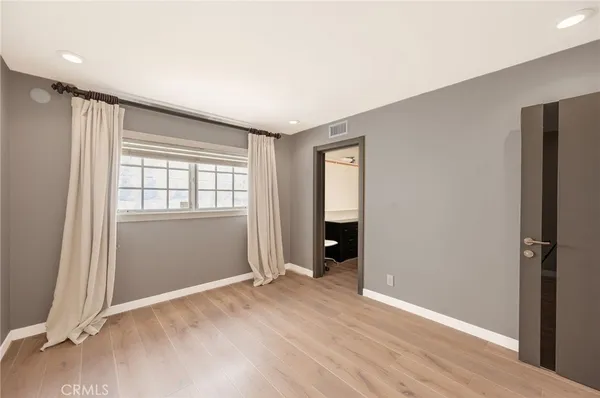 $8,900 | 3331 Oakmont View Drive, Glendale, CA 91208