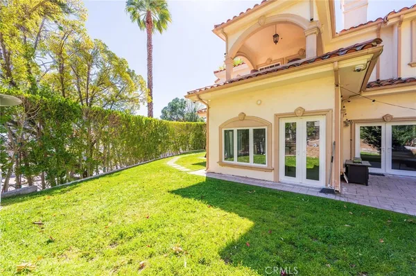 $8,900 | 3331 Oakmont View Drive, Glendale, CA 91208