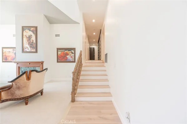 $8,900 | 3331 Oakmont View Drive, Glendale, CA 91208