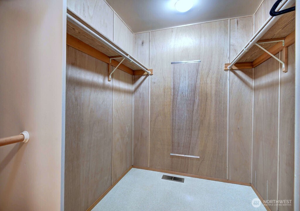 4322 29th Avenue West Seattle, WA 98199 - Photo 22 of 39 a view of room