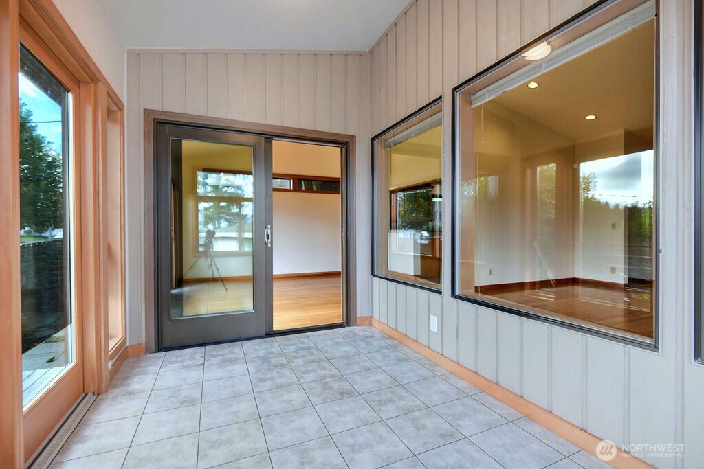4322 29th Avenue West Seattle, WA 98199 - Photo 8 of 39 a view of an entryway