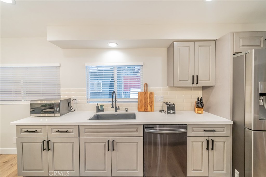 707 Rocky Loop Crestline, CA 92325 - Photo 11 of 50