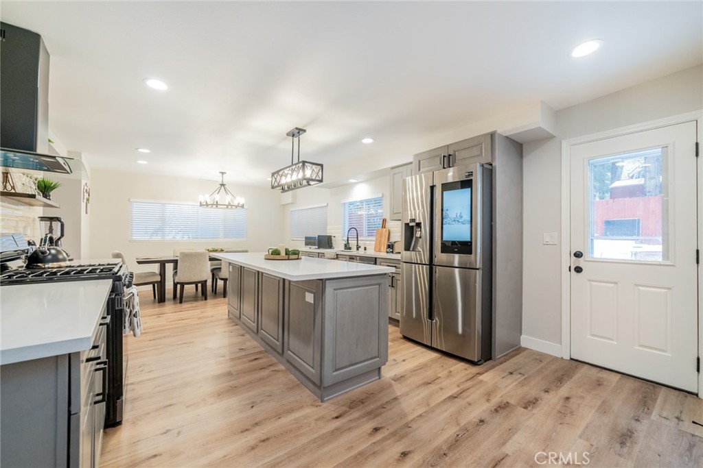 707 Rocky Loop Crestline, CA 92325 - Photo 6 of 50