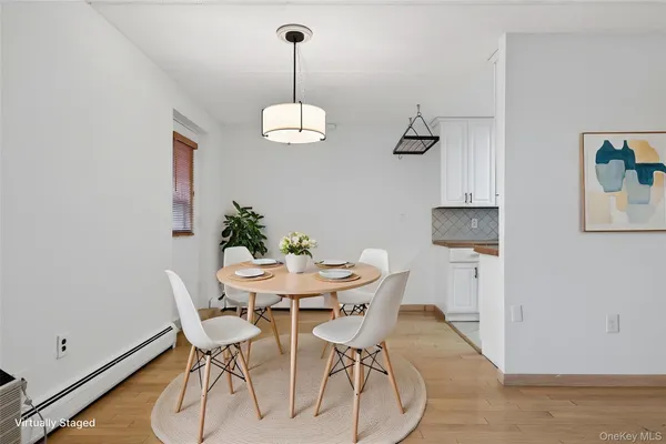 $2,850 | 135 Post Avenue, Unit 5T, Westbury, NY 11590