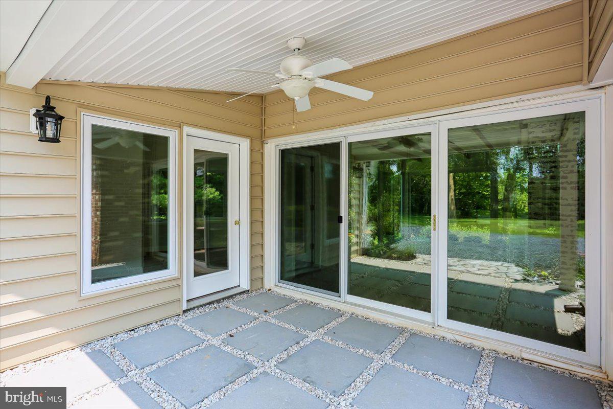 14811 Springfield Road Germantown, MD 20874 - Photo 93 of 116 Sunroom & Mudroom entries
