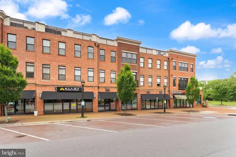 $1,200,000 | 204 Railbender Alley Southeast, Leesburg, VA 20175